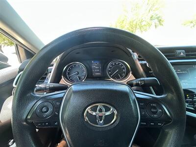 2018 Toyota Camry LE   - Photo 19 - Mesa, AZ 85201