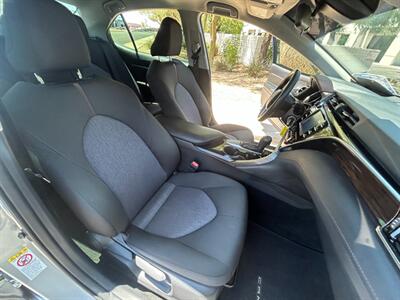2018 Toyota Camry LE   - Photo 16 - Mesa, AZ 85201