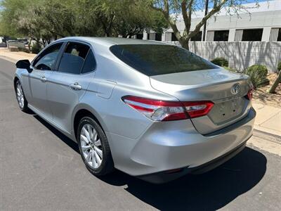 2018 Toyota Camry LE   - Photo 4 - Mesa, AZ 85201