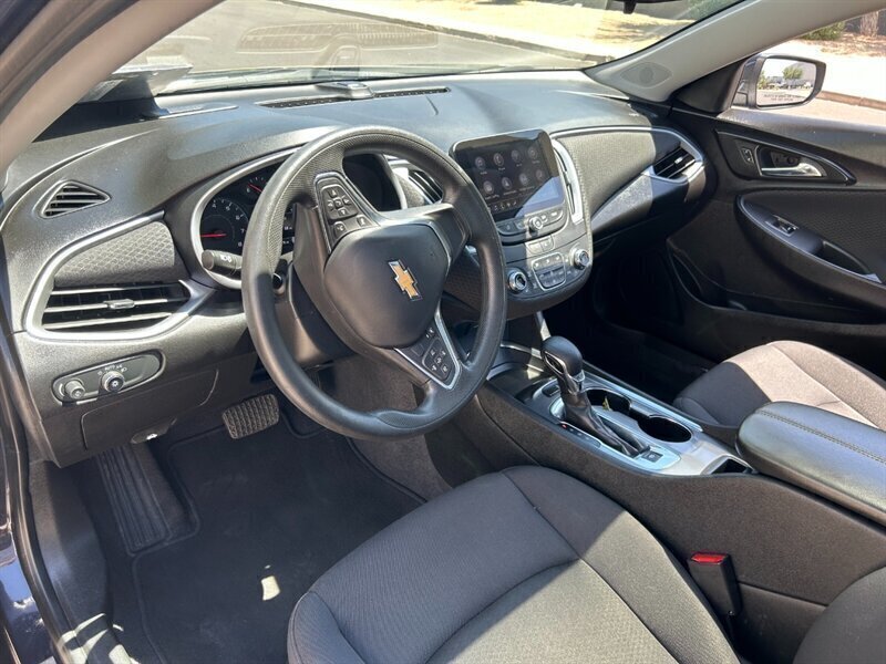 2023 Chevrolet Malibu LT - Photo 10 - Mesa, AZ 85201