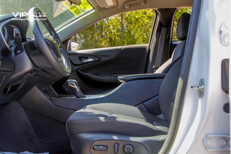 2025 Chevrolet Malibu LT - Photo 57 - Mesa, AZ 85201