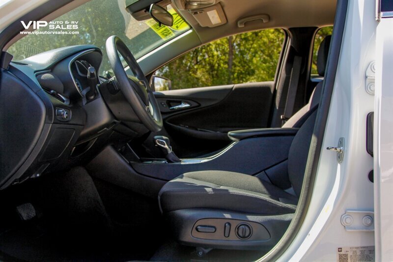 2025 Chevrolet Malibu LT - Photo 78 - Mesa, AZ 85201