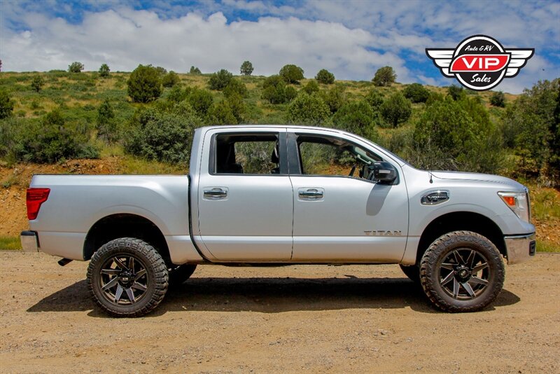 2017 Nissan Titan SV Crew Cab 4x4 - Photo 3 - Prescott, AZ 86301