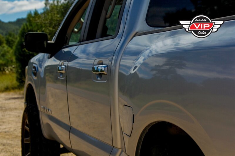 2017 Nissan Titan SV Crew Cab 4x4 - Photo 13 - Prescott, AZ 86301
