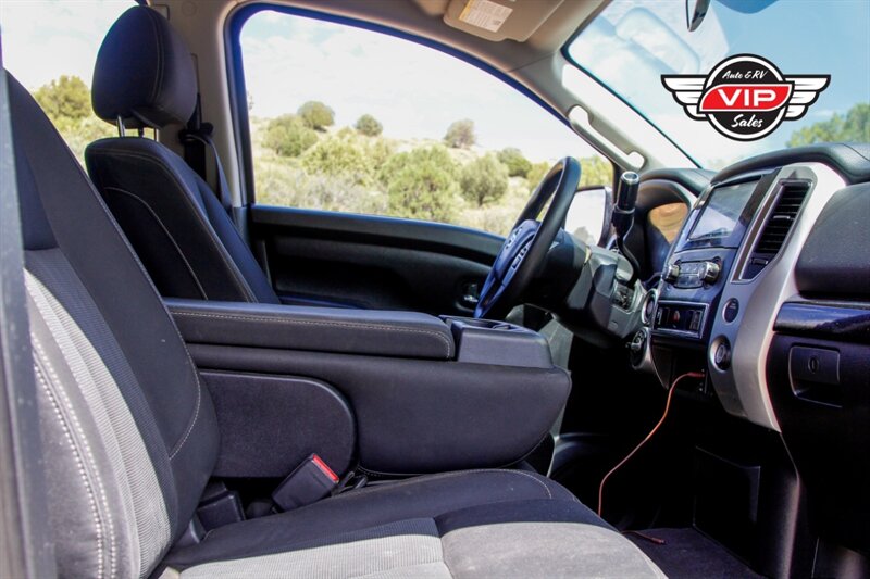 2017 Nissan Titan SV Crew Cab 4x4 - Photo 33 - Prescott, AZ 86301