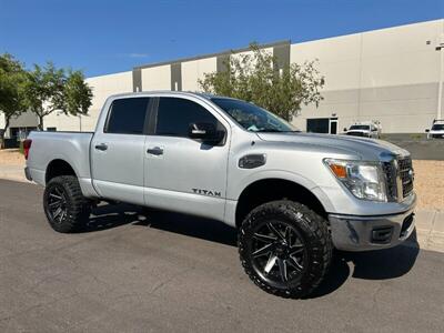 2017 Nissan Titan SV Crew Cab 4x4 - Photo 6 - Mesa, AZ 85201