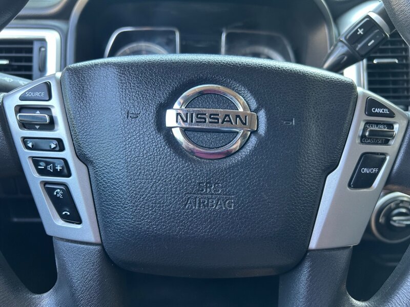 2017 Nissan Titan SV Crew Cab 4x4 - Photo 33 - Mesa, AZ 85201
