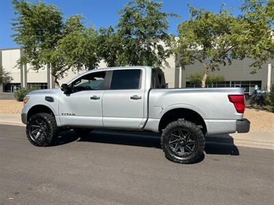 2017 Nissan Titan SV Crew Cab 4x4 - Photo 4 - Mesa, AZ 85201