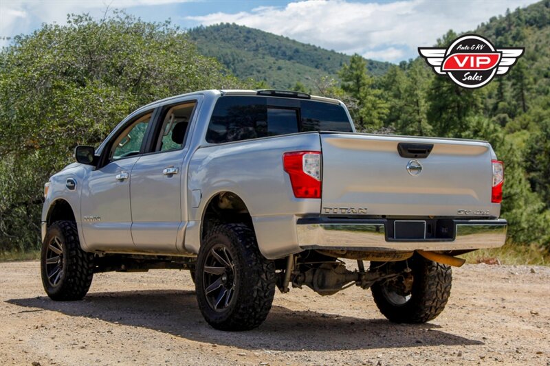 2017 Nissan Titan SV Crew Cab 4x4 - Photo 6 - Prescott, AZ 86301