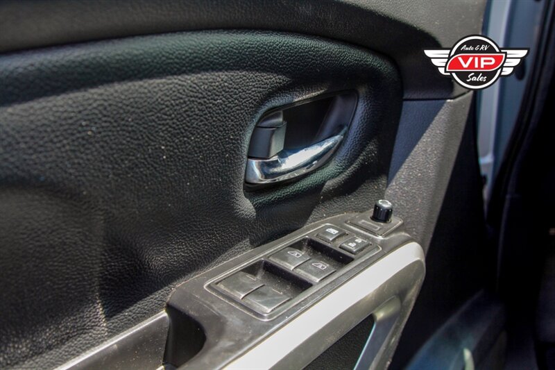 2017 Nissan Titan SV Crew Cab 4x4 - Photo 19 - Prescott, AZ 86301