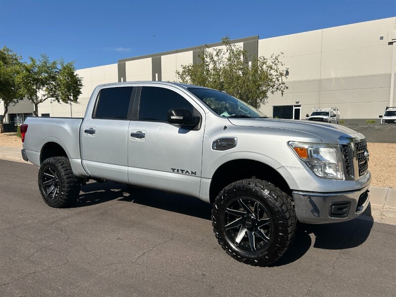 2017 Nissan Titan SV Crew Cab 4x4 - Photo 25 - Mesa, AZ 85201