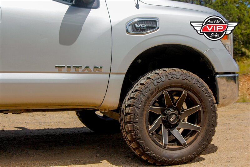 2017 Nissan Titan SV Crew Cab 4x4 - Photo 9 - Prescott, AZ 86301