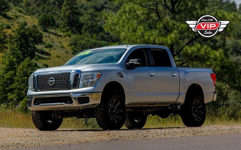 2017 Nissan Titan SV Crew Cab 4x4 - Photo 2 - Prescott, AZ 86301