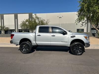 2017 Nissan Titan SV Crew Cab 4x4 - Photo 7 - Mesa, AZ 85201