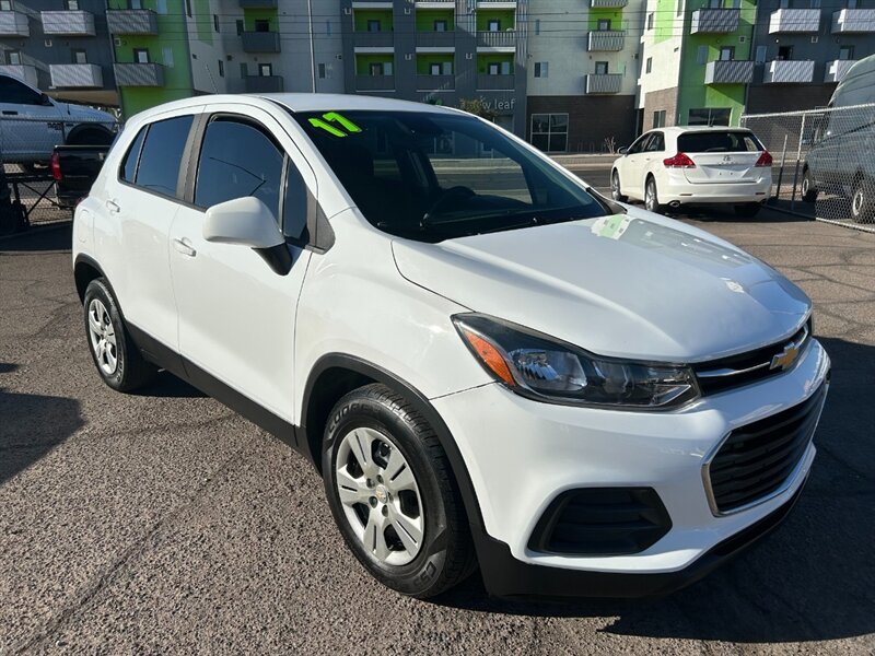 2017 Chevrolet Trax LS - Photo 1 - Mesa, AZ 85201