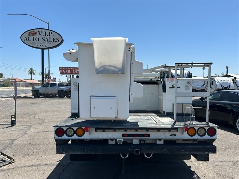 2012 Ford F-550 Super Duty Bucket - Photo 3 - Mesa, AZ 85201