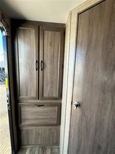 2017 Pacific Coachworks M-14RBS ECON   - Photo 14 - Mesa, AZ 85201