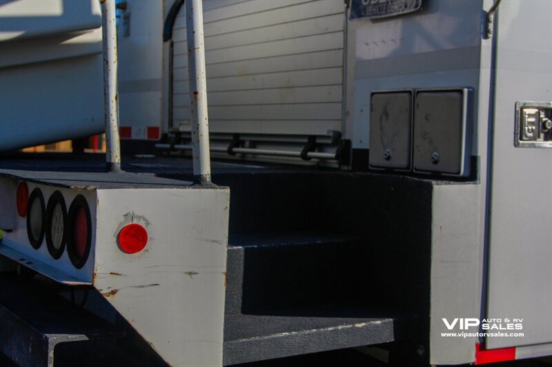 2012 Ford F-550 Super Duty XL Bucket - Photo 16 - Mesa, AZ 85201