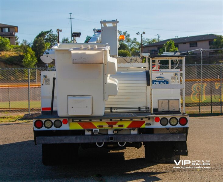 2012 Ford F-550 Super Duty XL Bucket - Photo 7 - Mesa, AZ 85201
