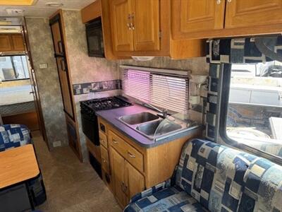 2006 COACHMEN MIRADA 300QB   - Photo 12 - Prescott, AZ 86301