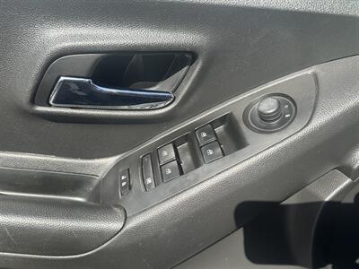 2021 Chevrolet Trax LT  AWD LT - Photo 13 - Mesa, AZ 85201
