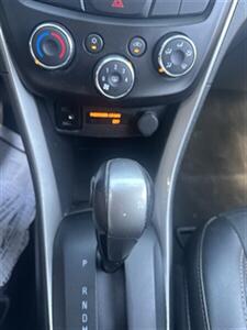 2021 Chevrolet Trax LT AWD LT - Photo 11 - Mesa, AZ 85201