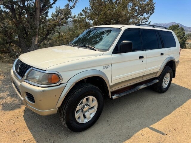 2002 Mitsubishi Montero XLS  4x4