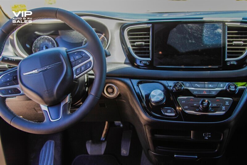 2026 Chrysler Pacifica Select - Photo 32 - Prescott, AZ 86301
