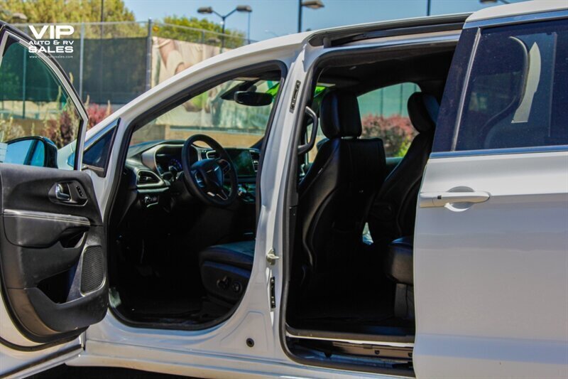 2026 Chrysler Pacifica Select - Photo 94 - Prescott, AZ 86301