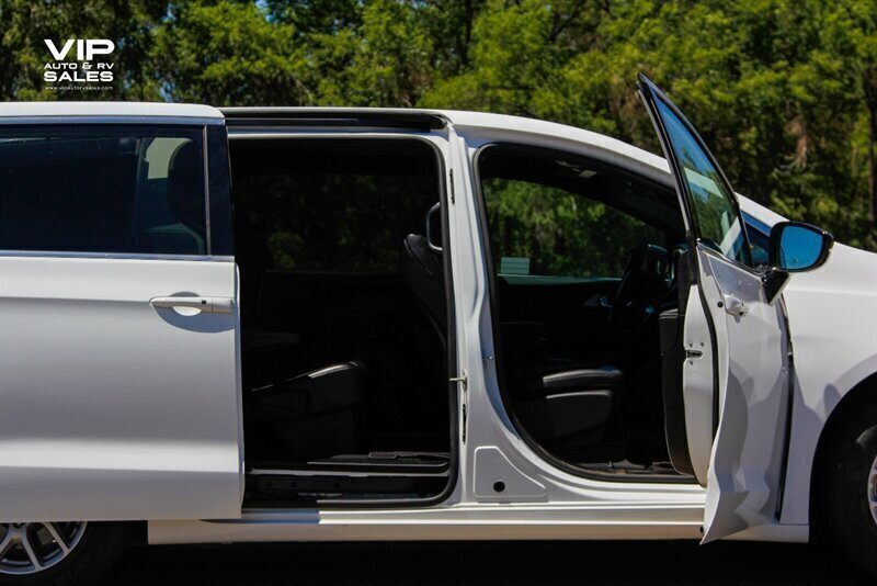 2026 Chrysler Pacifica Select - Photo 28 - Prescott, AZ 86301