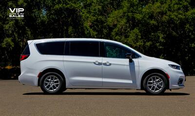 2026 Chrysler Pacifica Select - Photo 1 - Prescott, AZ 86301