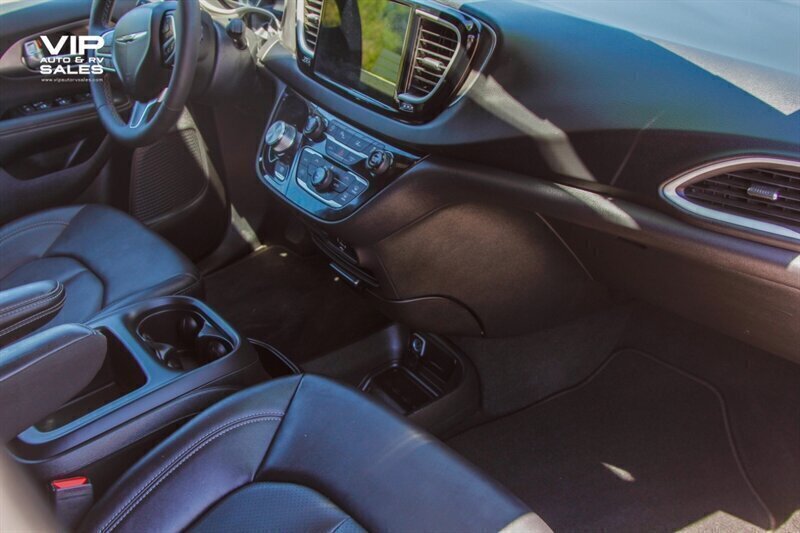 2026 Chrysler Pacifica Select - Photo 39 - Prescott, AZ 86301