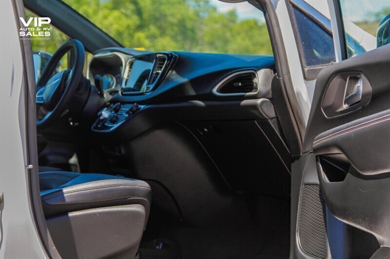 2026 Chrysler Pacifica Select - Photo 40 - Prescott, AZ 86301