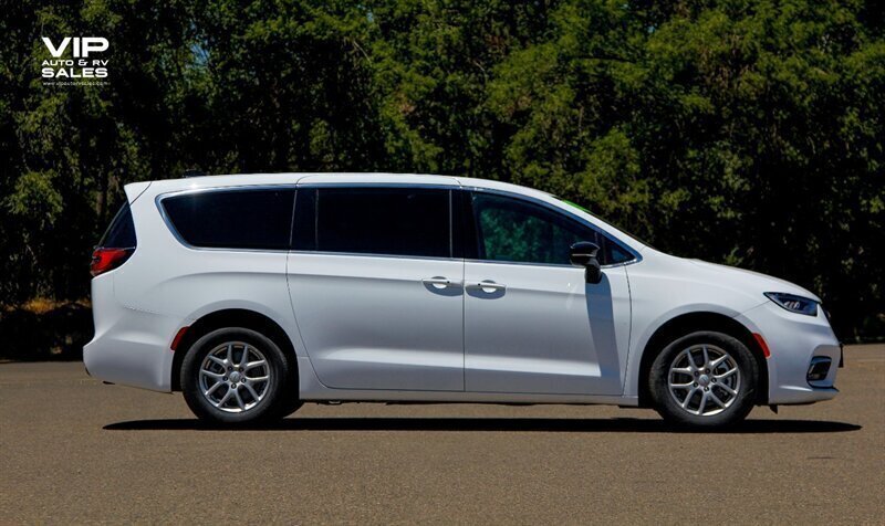 2026 Chrysler Pacifica Select - Photo 49 - Prescott, AZ 86301