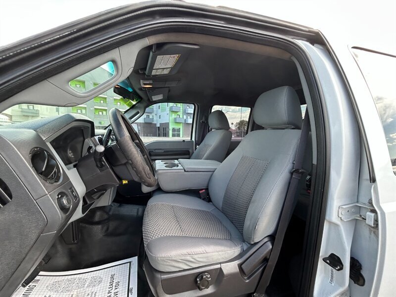 2011 Ford F-250 XL Crew Cab 4x4 - Photo 9 - Prescott, AZ 86301