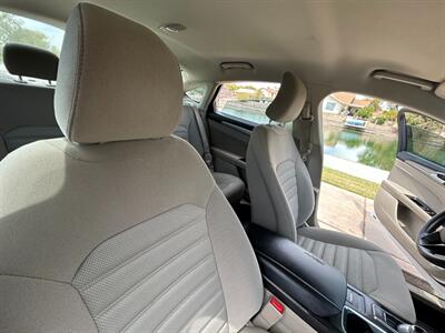 2017 Ford Fusion SE  2.5 Sedan - Photo 32 - Mesa, AZ 85201