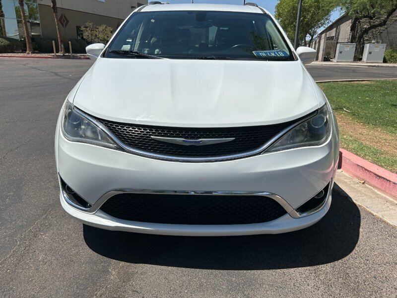 2020 Chrysler Pacifica Touring L - Photo 5 - Mesa, AZ 85201