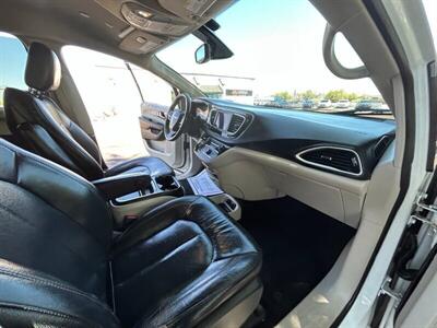 2020 Chrysler Pacifica Touring L - Photo 20 - Mesa, AZ 85201