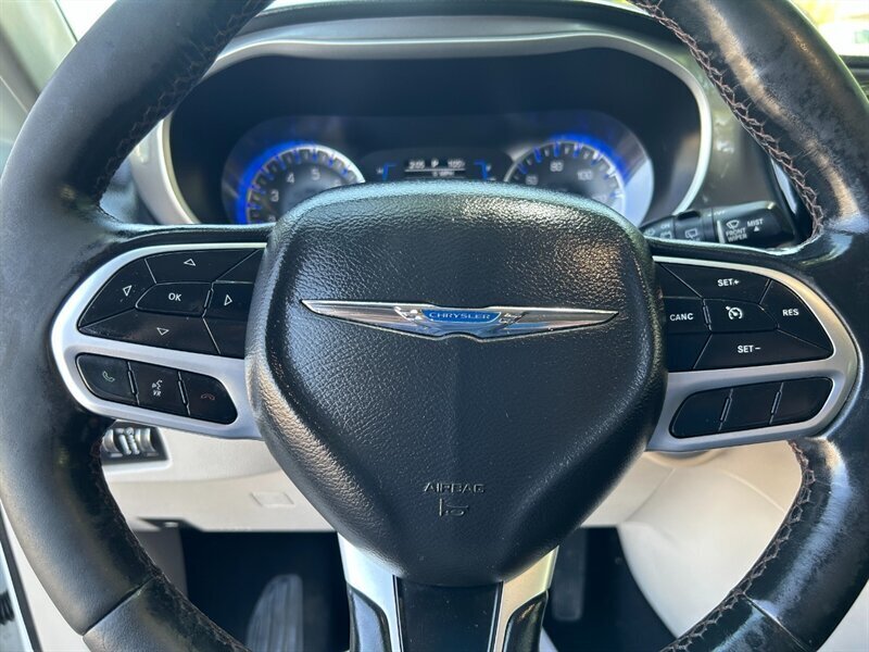 2020 Chrysler Pacifica Touring L - Photo 36 - Mesa, AZ 85201