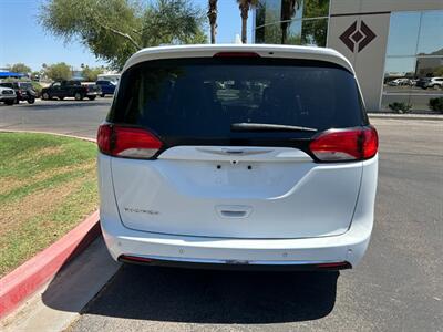 2020 Chrysler Pacifica Touring L - Photo 8 - Mesa, AZ 85201