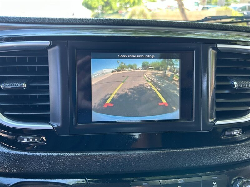 2020 Chrysler Pacifica Touring L - Photo 12 - Mesa, AZ 85201