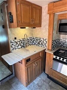 2018 FORD NEXUS PHANTOM 32P  BUNK HOUSE FULL BODY PAINT - Photo 15 - Prescott, AZ 86301