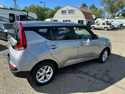 2022 Kia Soul LX   - Photo 4 - Mesa, AZ 85201