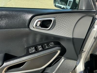 2022 Kia Soul LX   - Photo 30 - Mesa, AZ 85201