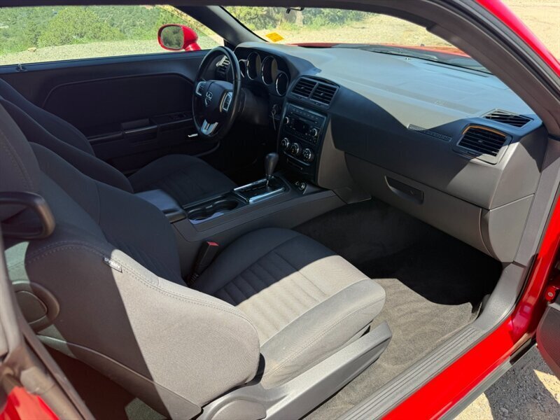 2012 Dodge Challenger SXT - Photo 17 - Mesa, AZ 85201