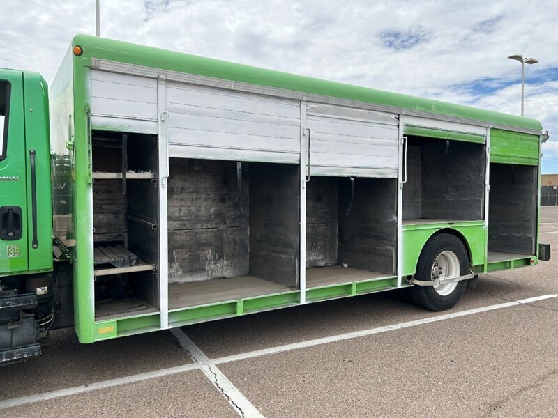 2005 International DuraStar 4300 DT466 - Photo 5 - Mesa, AZ 85201