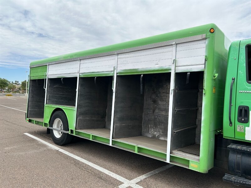 2005 International DuraStar 4300 DT466 - Photo 6 - Mesa, AZ 85201