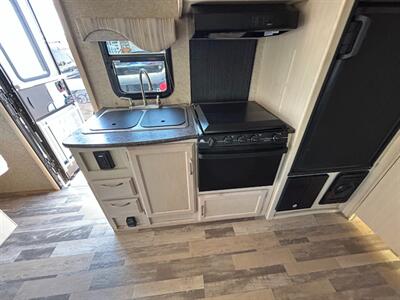 2017 Winnebago M-2106FBS Minnie Micro Minnie   - Photo 11 - Mesa, AZ 85201
