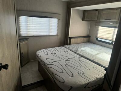 2022 FORD E-450 Coachmen Freelander  26DS - Photo 40 - Mesa, AZ 85201