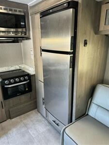 2022 FORD E-450 Coachmen Freelander  26DS - Photo 48 - Mesa, AZ 85201